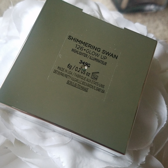 PRETTY VULGAR Highlighter - Picture 4 of 4